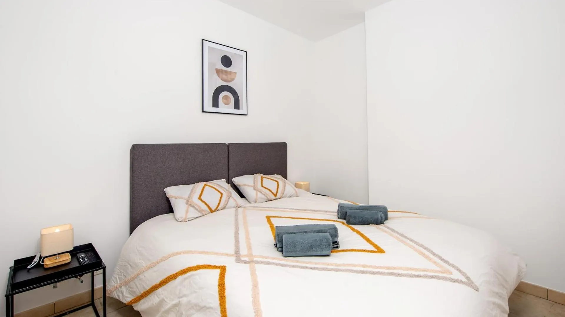 Elegance Au Coeur Du Vieil Antibes 2 Chambres Climatisation 6 Personnes Apartment