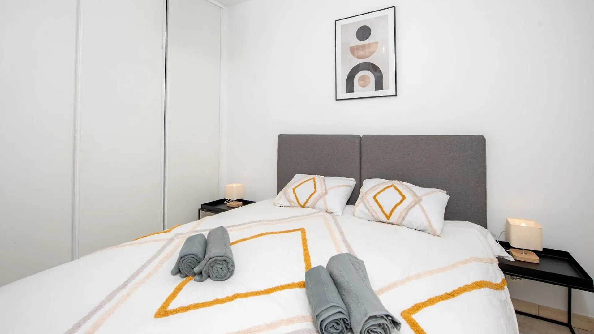 Apartment Elegance Au Coeur Du Vieil Antibes 2 Chambres Climatisation 6 Personnes France