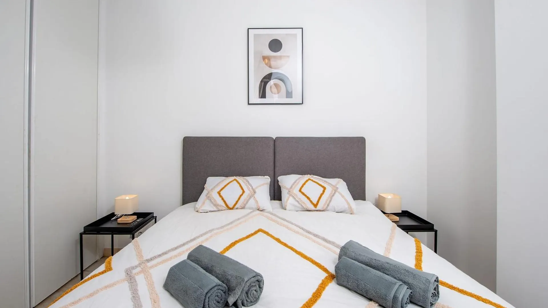 Elegance Au Coeur Du Vieil Antibes 2 Chambres Climatisation 6 Personnes France