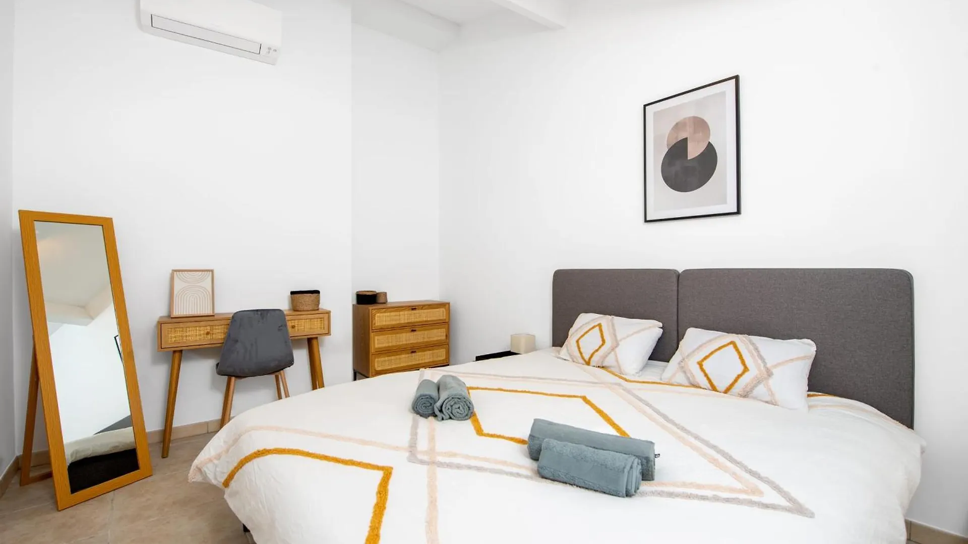 Apartment Elegance Au Coeur Du Vieil Antibes 2 Chambres Climatisation 6 Personnes France