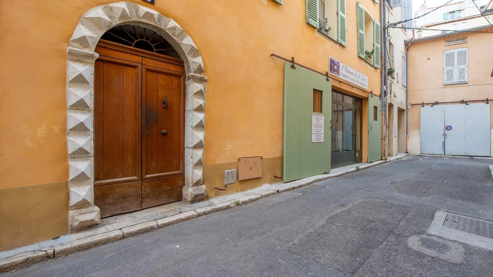 Elegance Au Coeur Du Vieil Antibes 2 Chambres Climatisation 6 Personnes